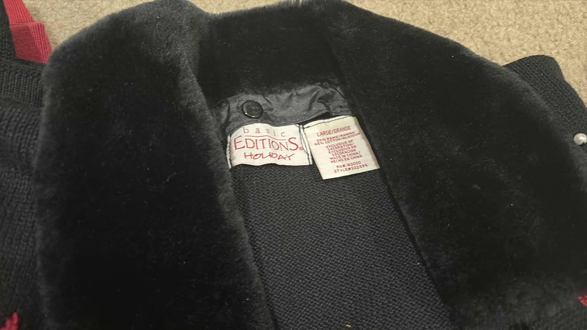 Photo 1 of SIZE L WOMENS HOLIDAY CLOTHING