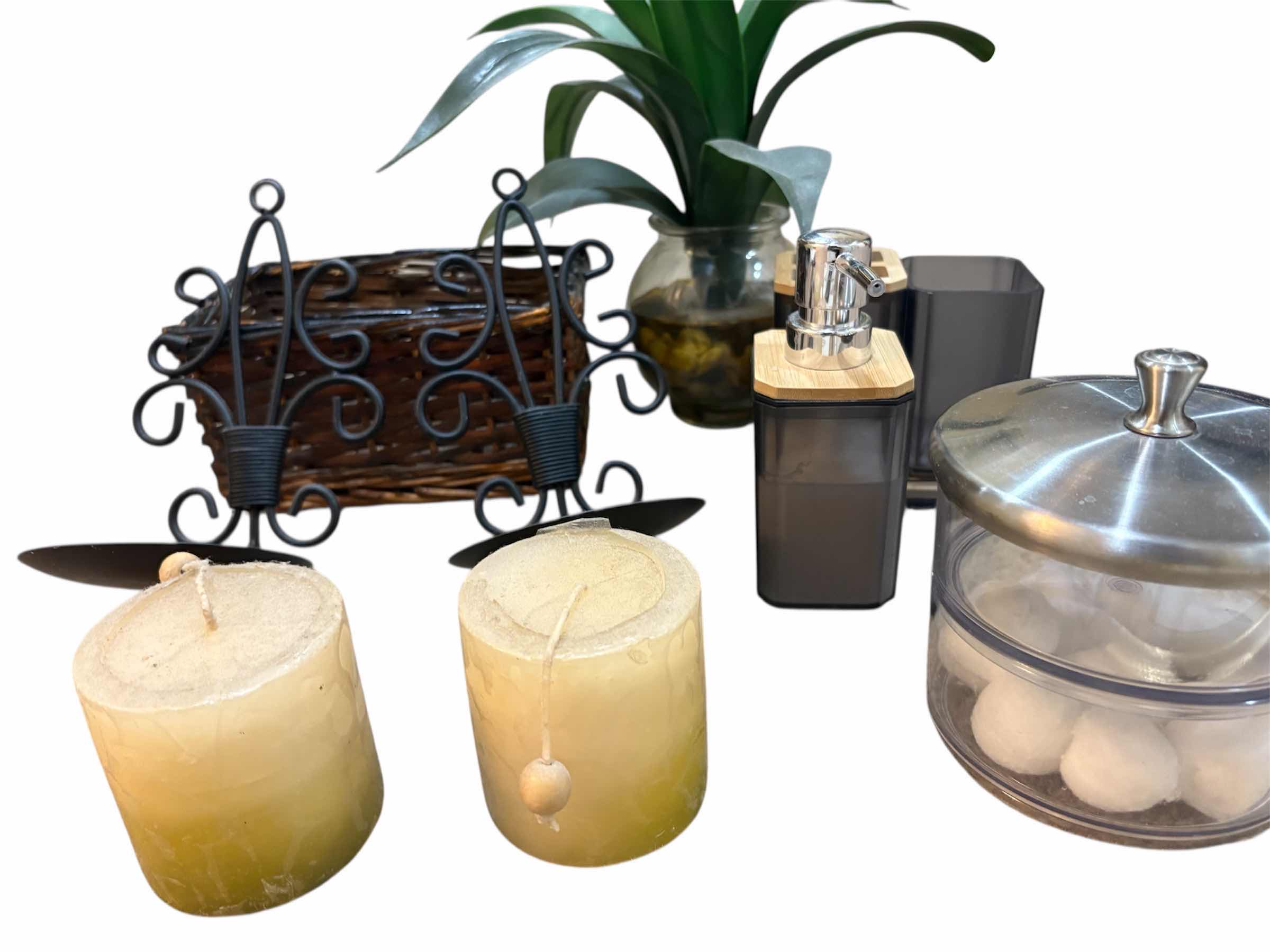 Photo 1 of GUEST BATHROOM-DECOR