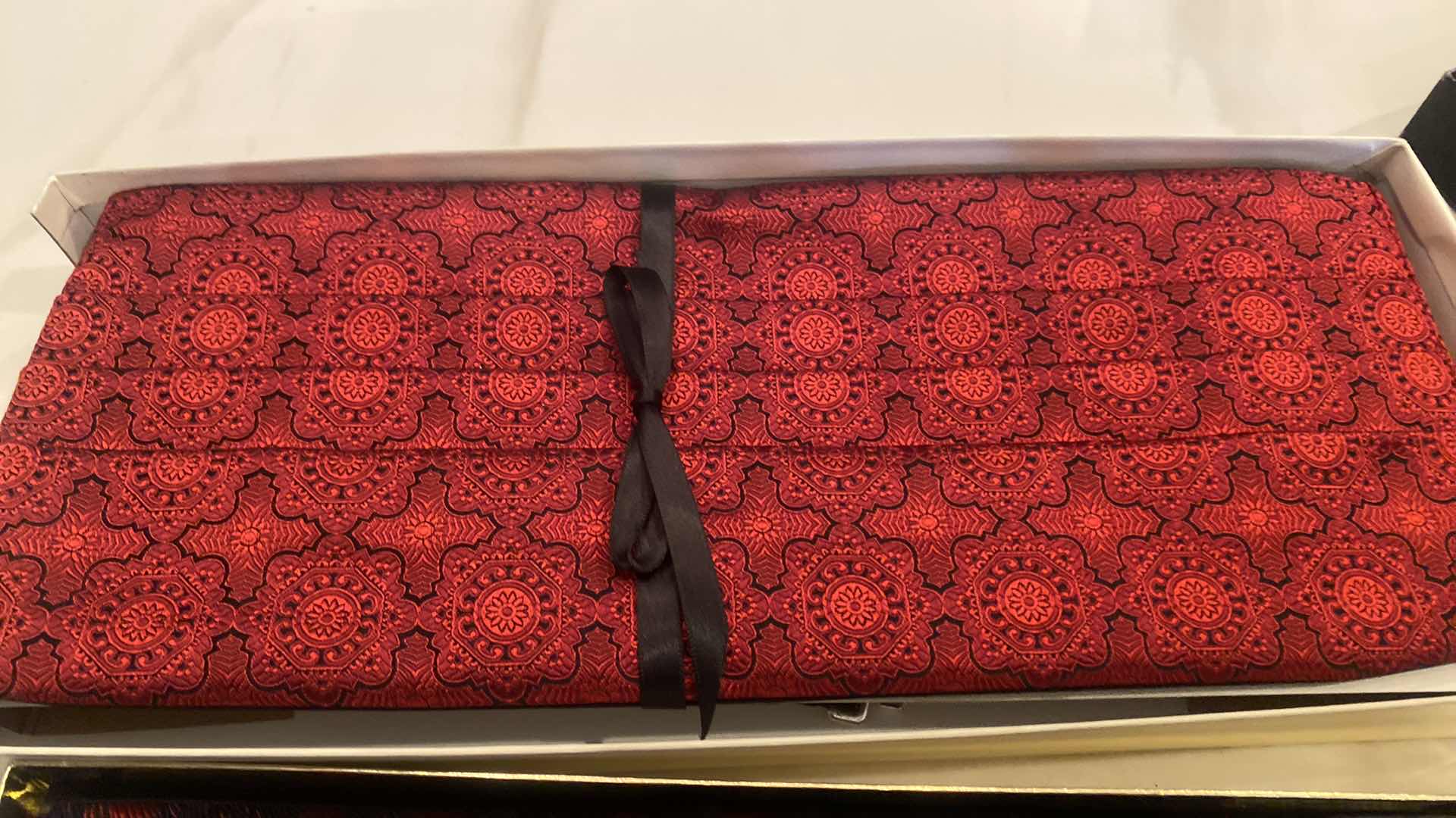 Photo 1 of 2-CUMBERBUND'S W  BOW-TIE