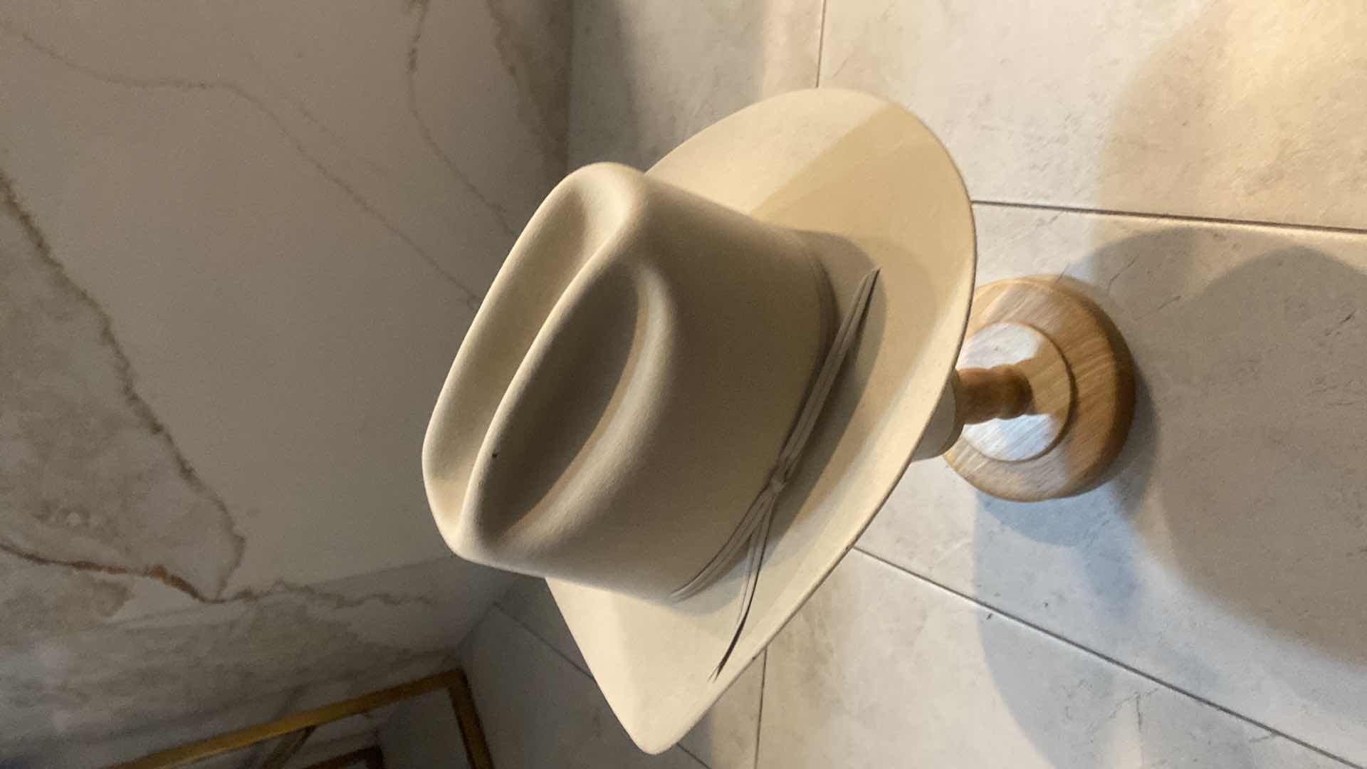 Photo 1 of XXXX STETSON  4X BEAVER HAT SIZE 7 1/2