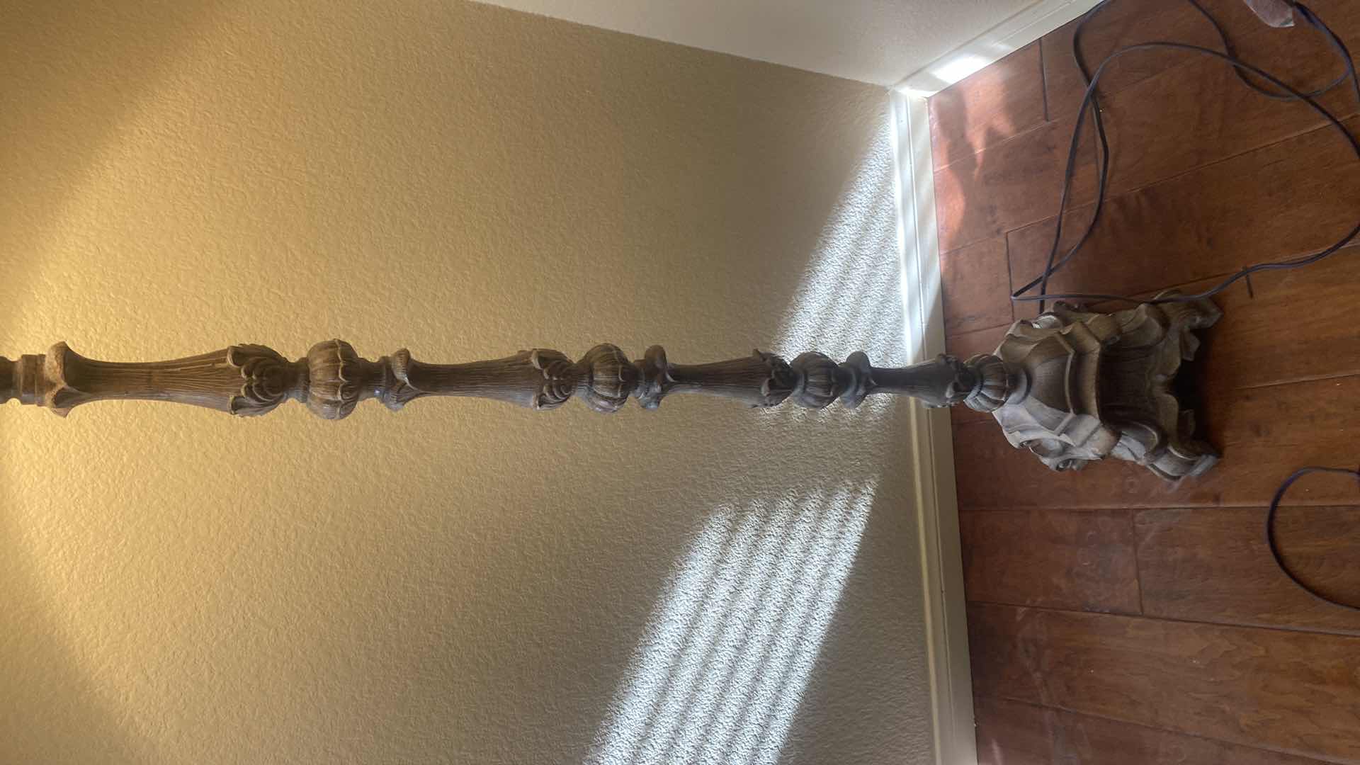 Photo 1 of FLOOR LAMP H62”