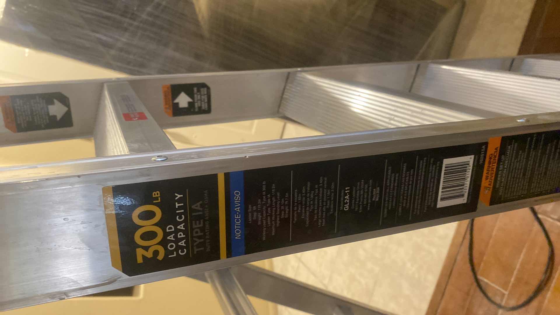 Photo 1 of GORILLA LADDER 300lb LOAD 6’ to 11’2”