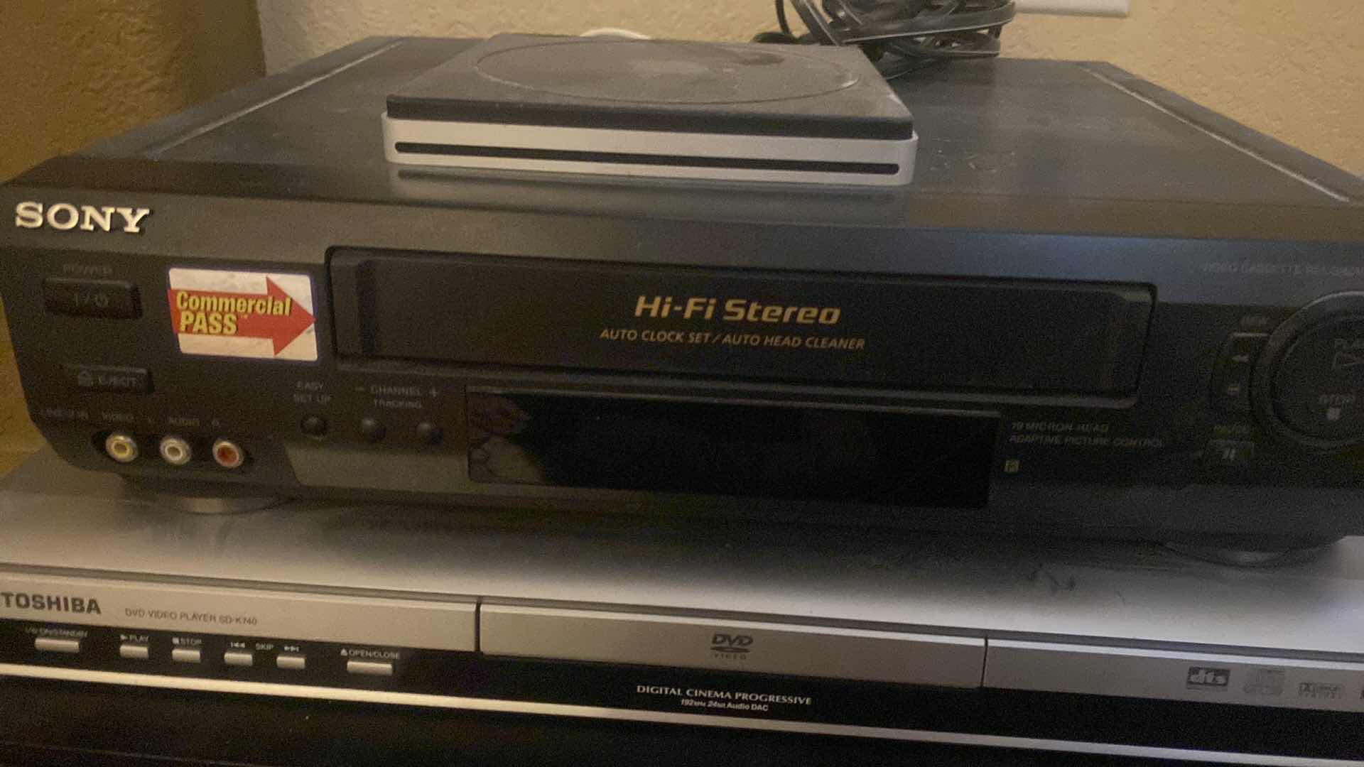 Photo 1 of 5 - VARIOUS ELECTRONICS