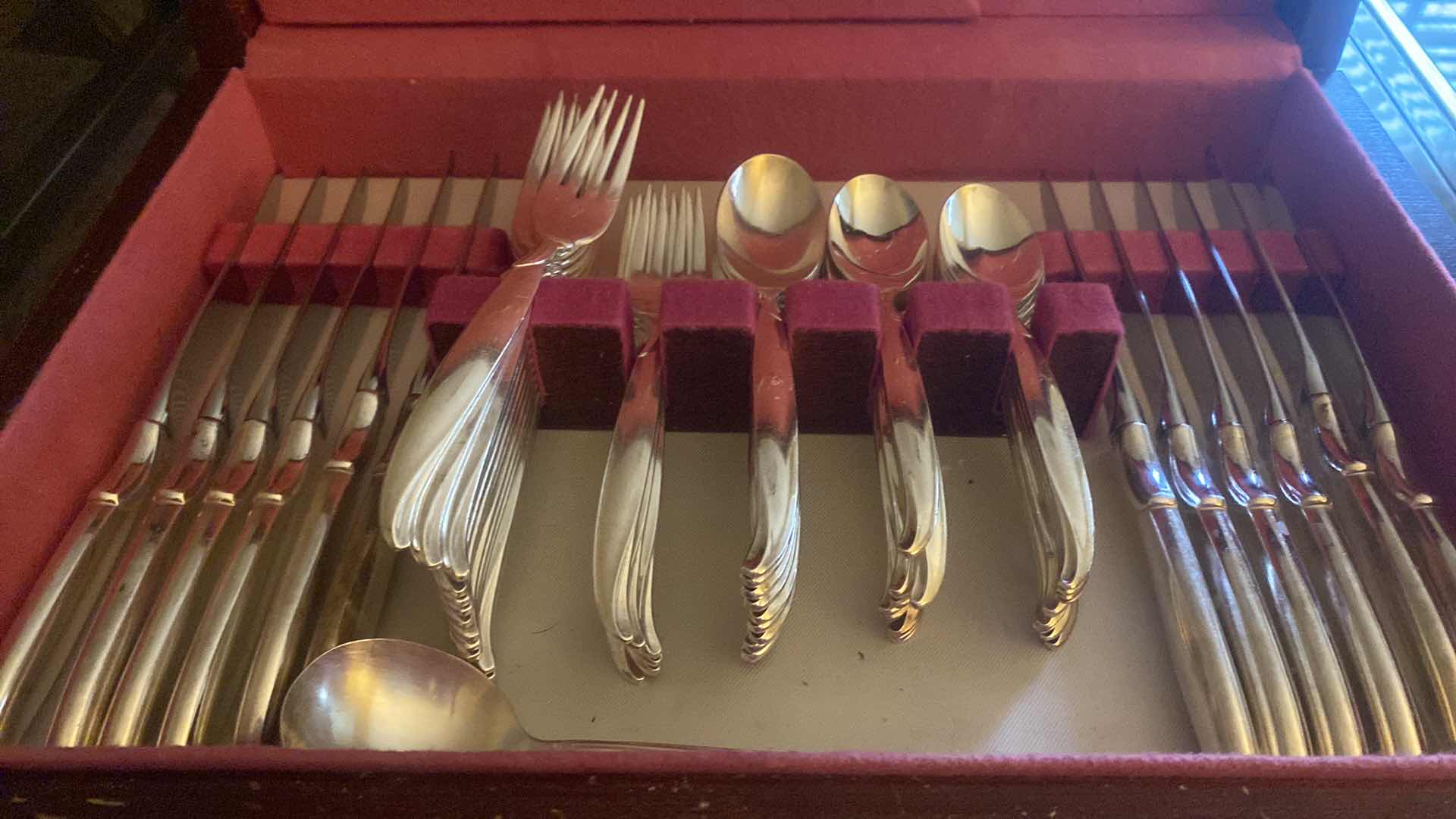 Photo 1 of 78 PIECE SET 1847 ROGERS SILVER PLATE “FLAIR” PATTERN IN BOX & 3 SILVER-PLATE SERVING MINI LADLE & PASTRY KNIFE