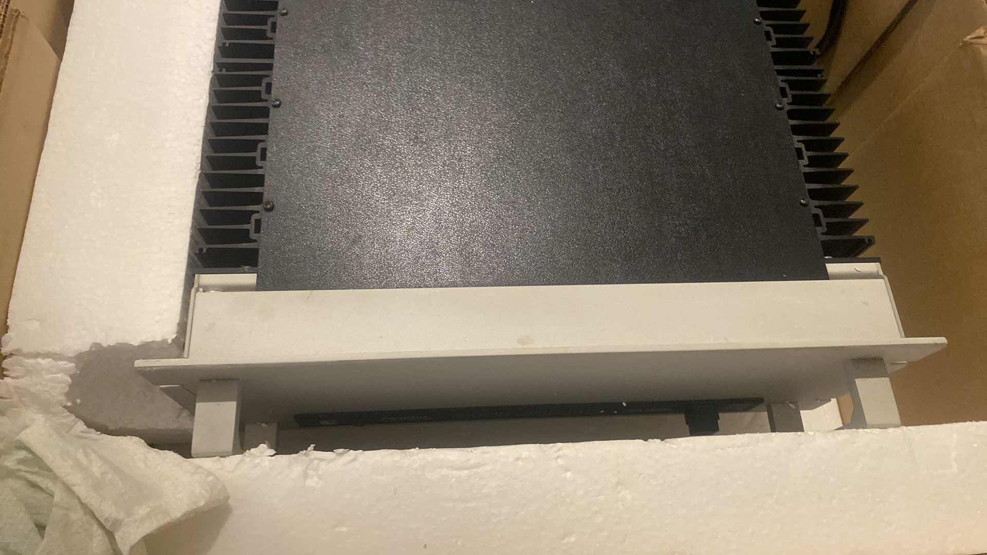 Photo 1 of VINTAGE PERREAUX PMF-2150B DUAL CHANNEL POWER AMPLIFIER