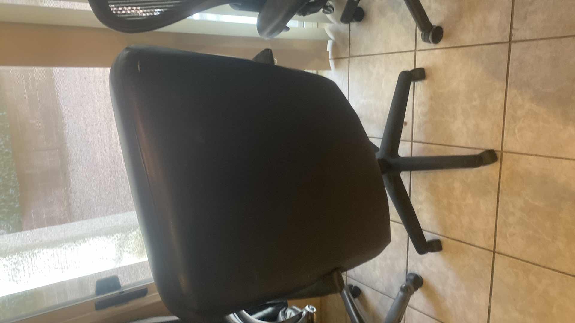Photo 1 of BLACK DESK CHAIR