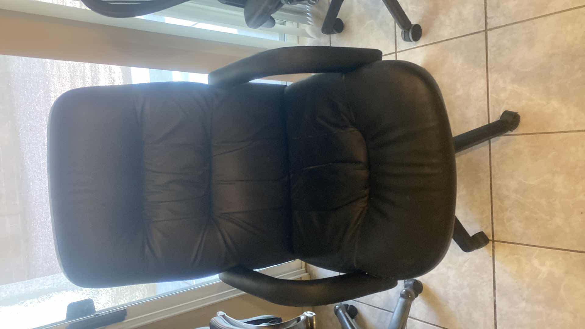 Photo 1 of BLACK DESK CHAIR