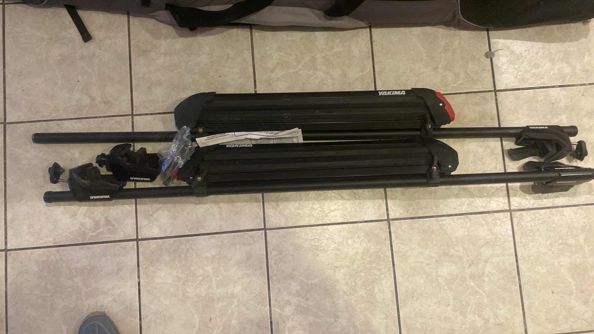 Photo 1 of YAKIMA POWDERHOUND ROOF TOP RACK (SKIIS)