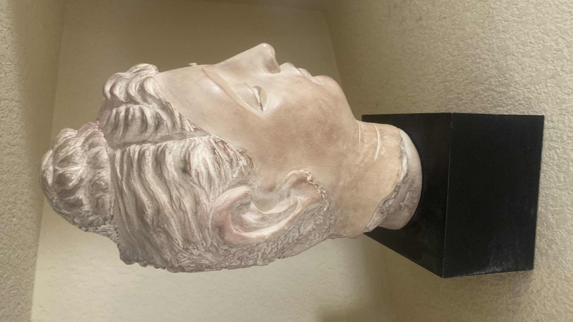 Photo 1 of VINTAGE AUSTIN PRODUCTIONS BUDAH BUST SCULPTURE ON PEDESTAL H15”