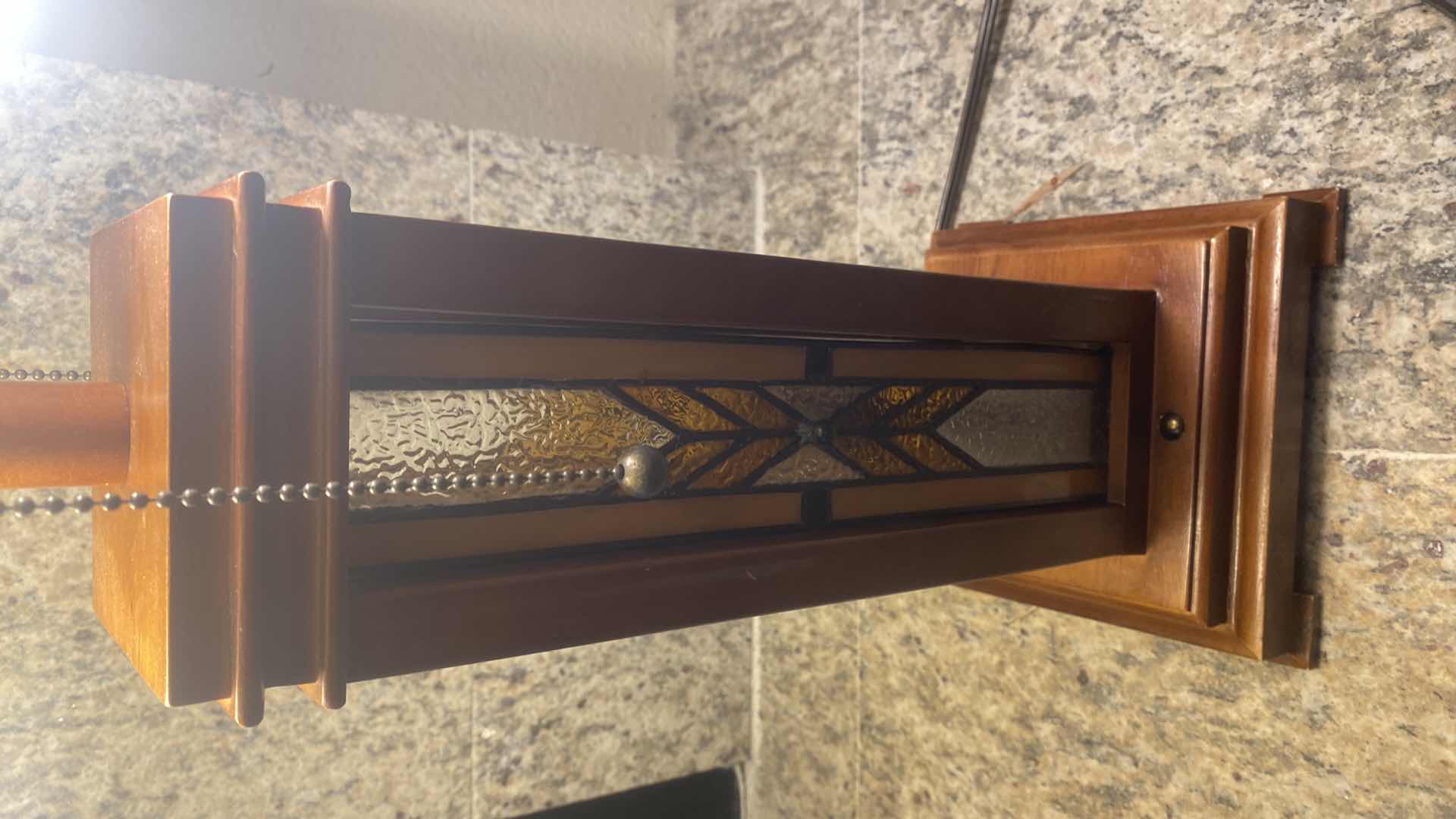 Photo 1 of STAINED GLASS TABLE LAMP H28”