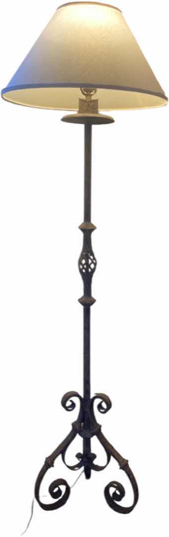 Photo 1 of HEAVY RUSTIC METAL FLOOR LAMP H66”