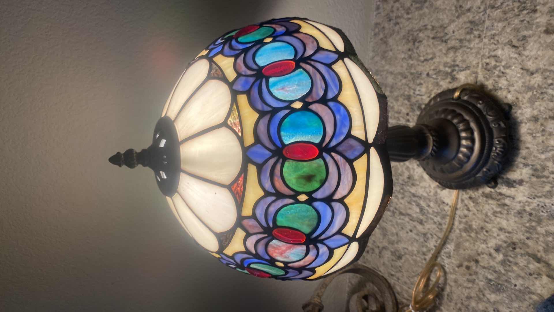 Photo 1 of STAINED GLASS TIFFANY STYLE DESK LAMP H21 1/2”