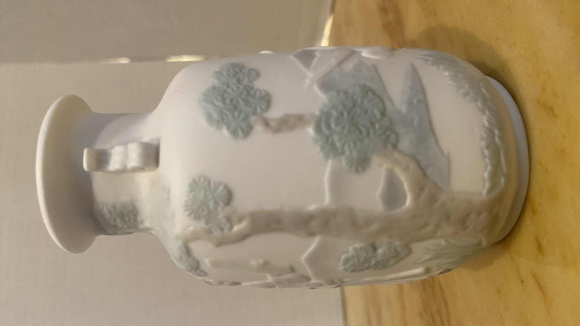 Photo 1 of LLADRO MINI TIBOR JAPONESAS PORCELAIN VASE H4”