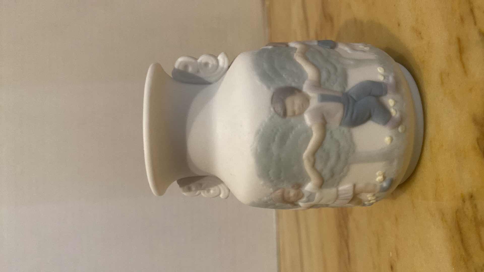 Photo 1 of LLADRO MINIATURE DECORATED PORCELAIN URN H3 1/4”