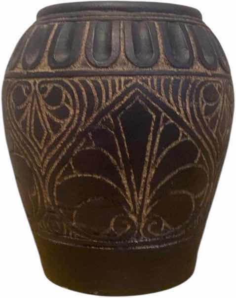 Photo 1 of POTTERY VASE H9”