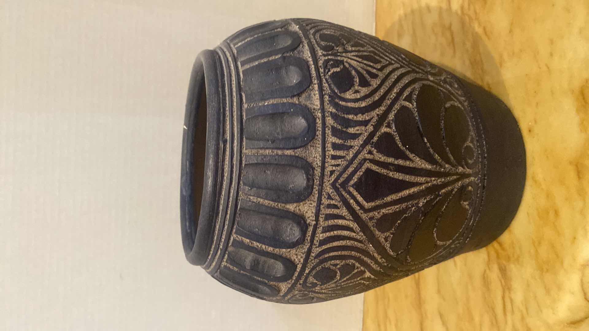 Photo 1 of POTTERY VASE H9”