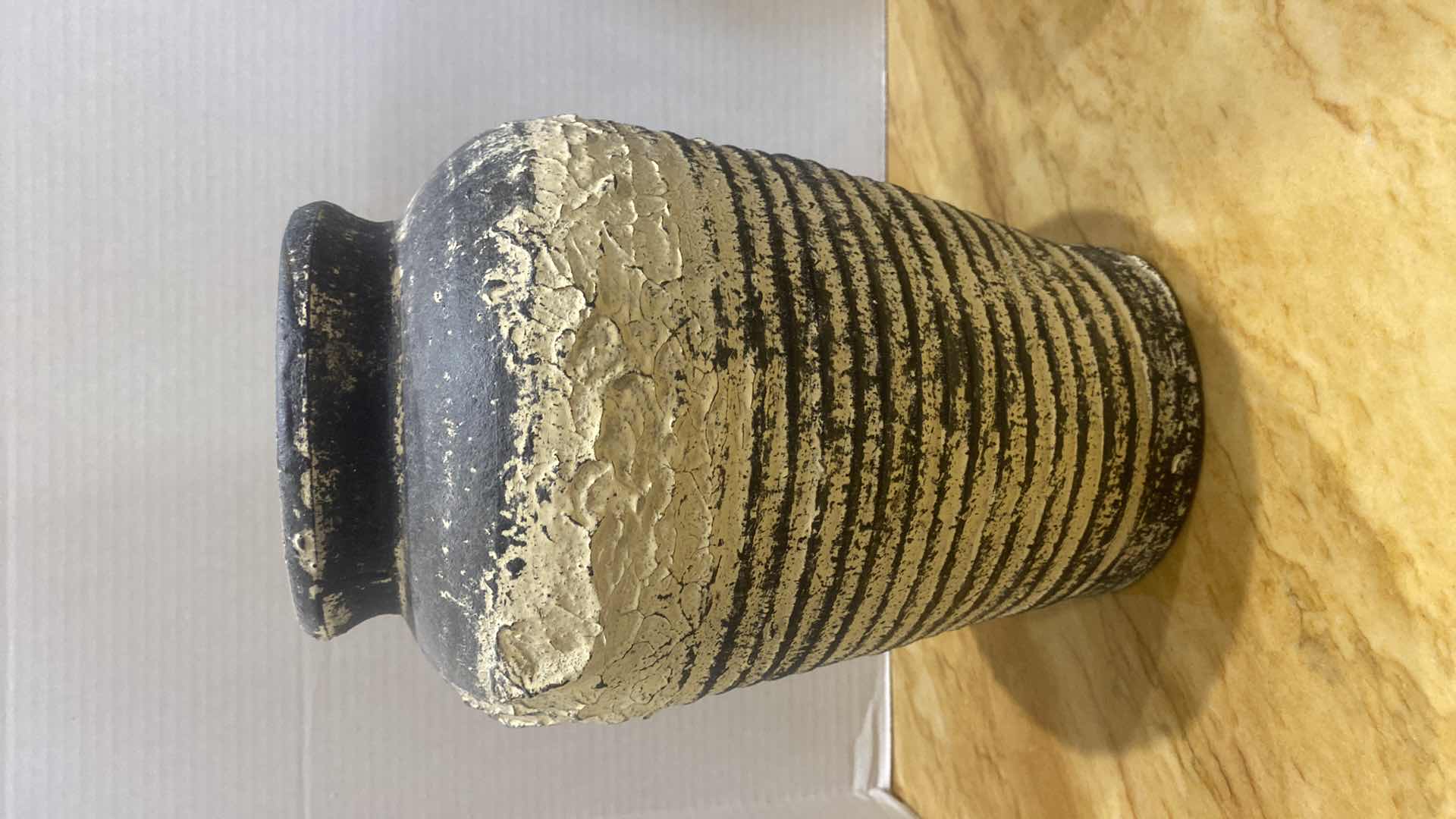 Photo 1 of POTTERY VASE H11”