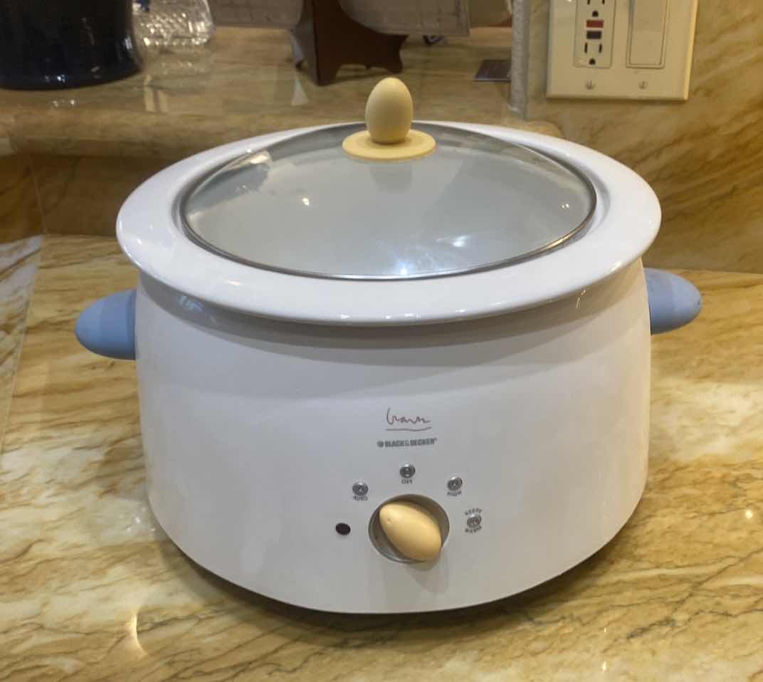 Photo 1 of BLACK & DECKER CROCKPOT