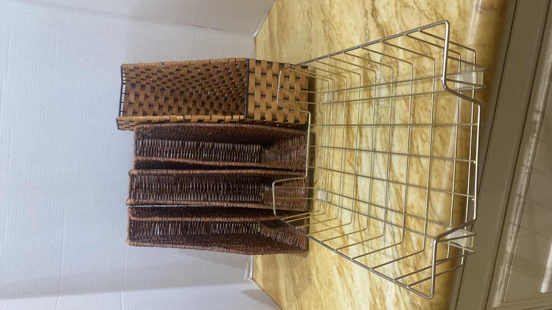 Photo 1 of DESK ACCESSORIES