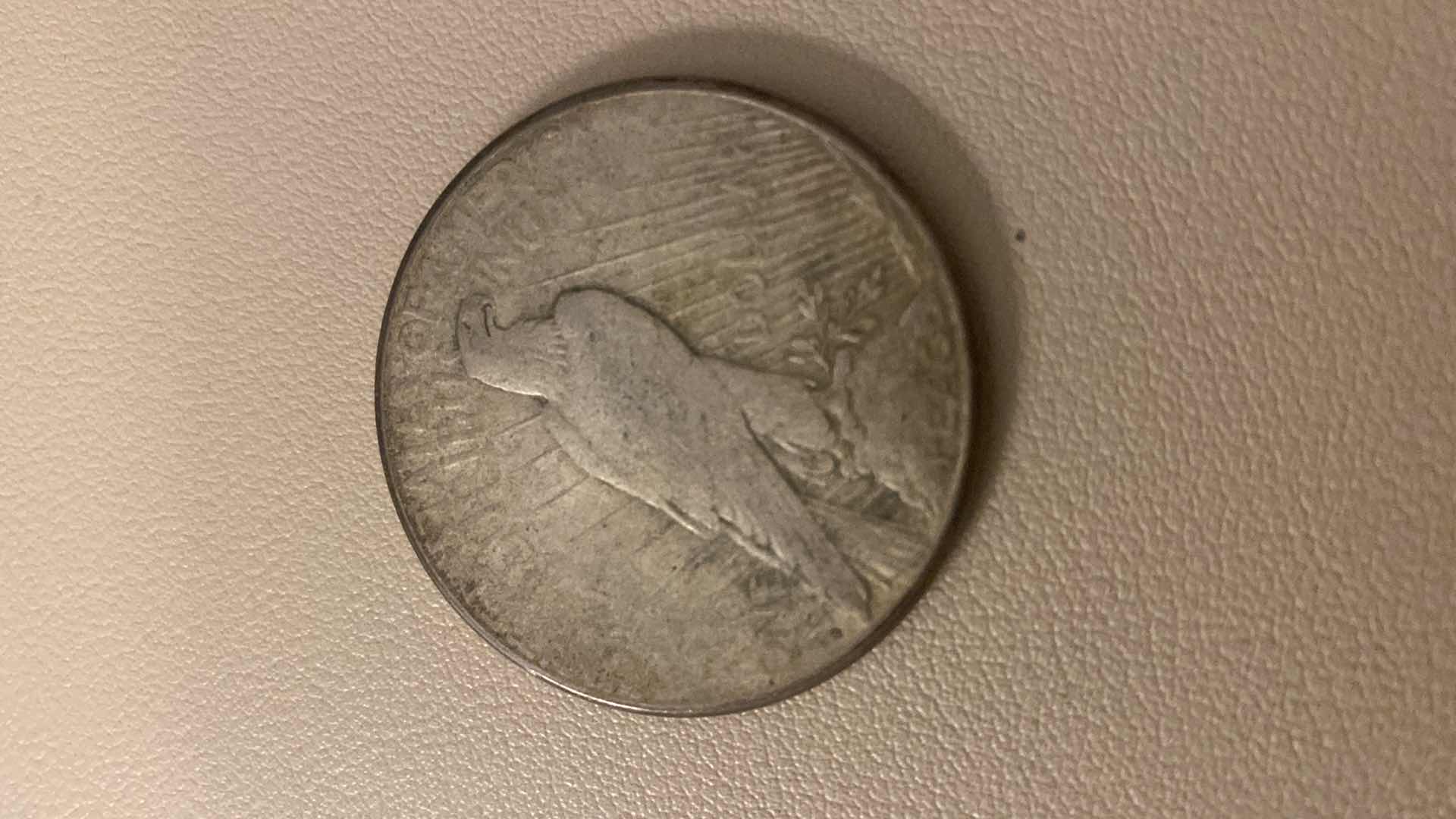 Photo 1 of VINTAGE 1922 PEACE SILVER DOLLAR MINT S