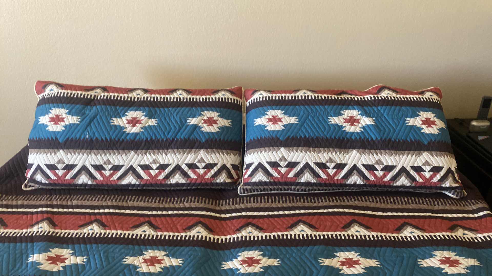 Photo 1 of YOUR LIFESTYLE  SOUTH WEST QUILT WITH 2 SHAMS WITH PILLOWS