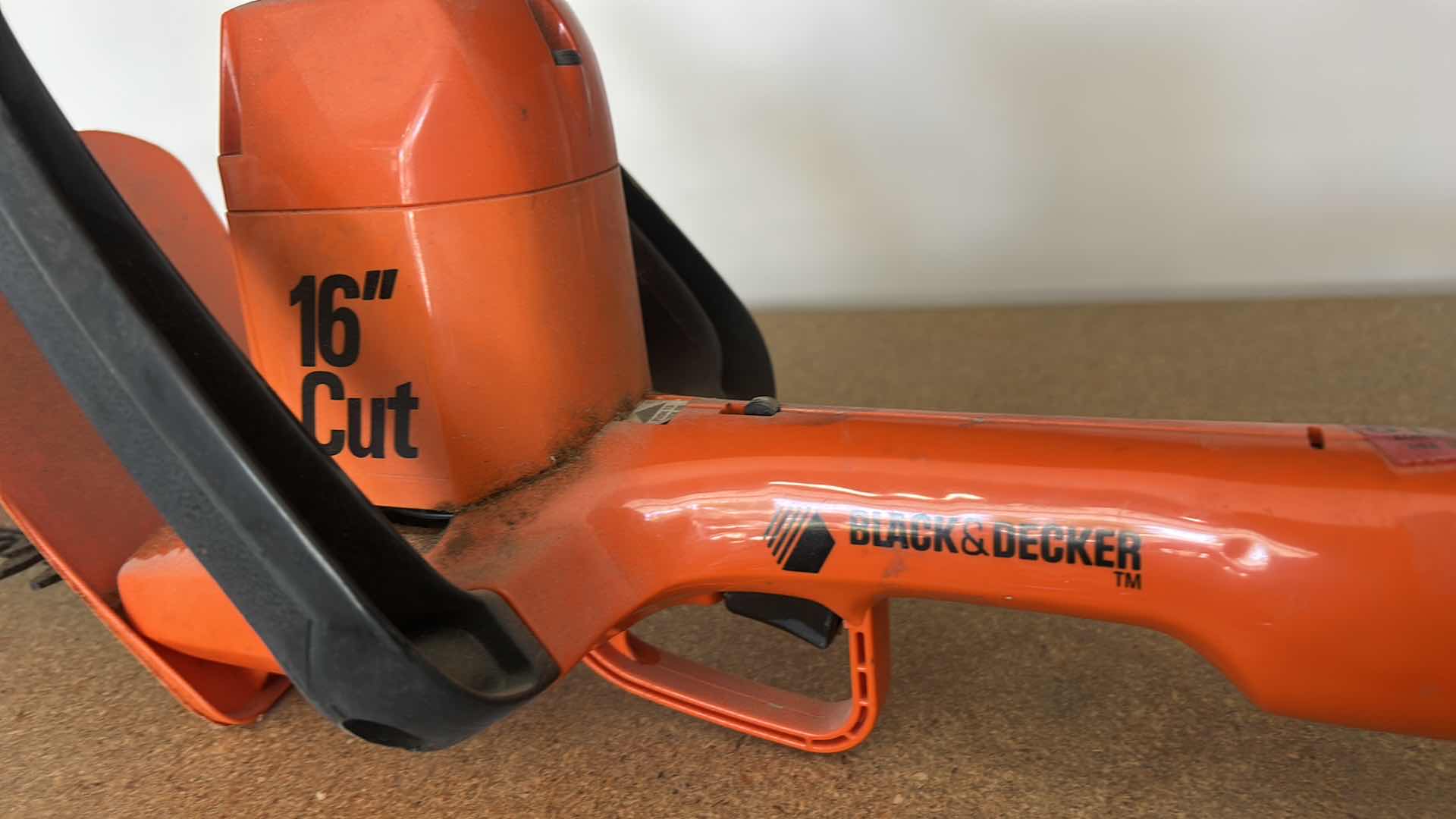 Photo 1 of BLACK & DECKER HEDGER