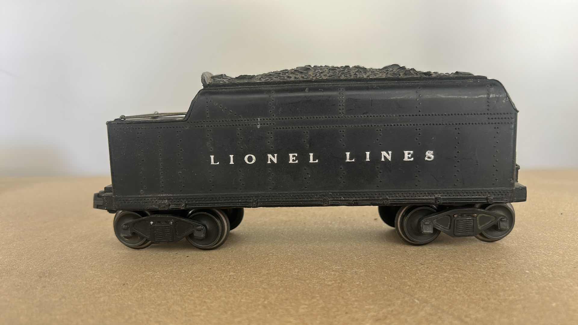 Photo 1 of VINTAGE POSTWAR LIONEL LINES O GAUGE TENDER, LIKELY MODEL NO. 6466W OR 2466T.