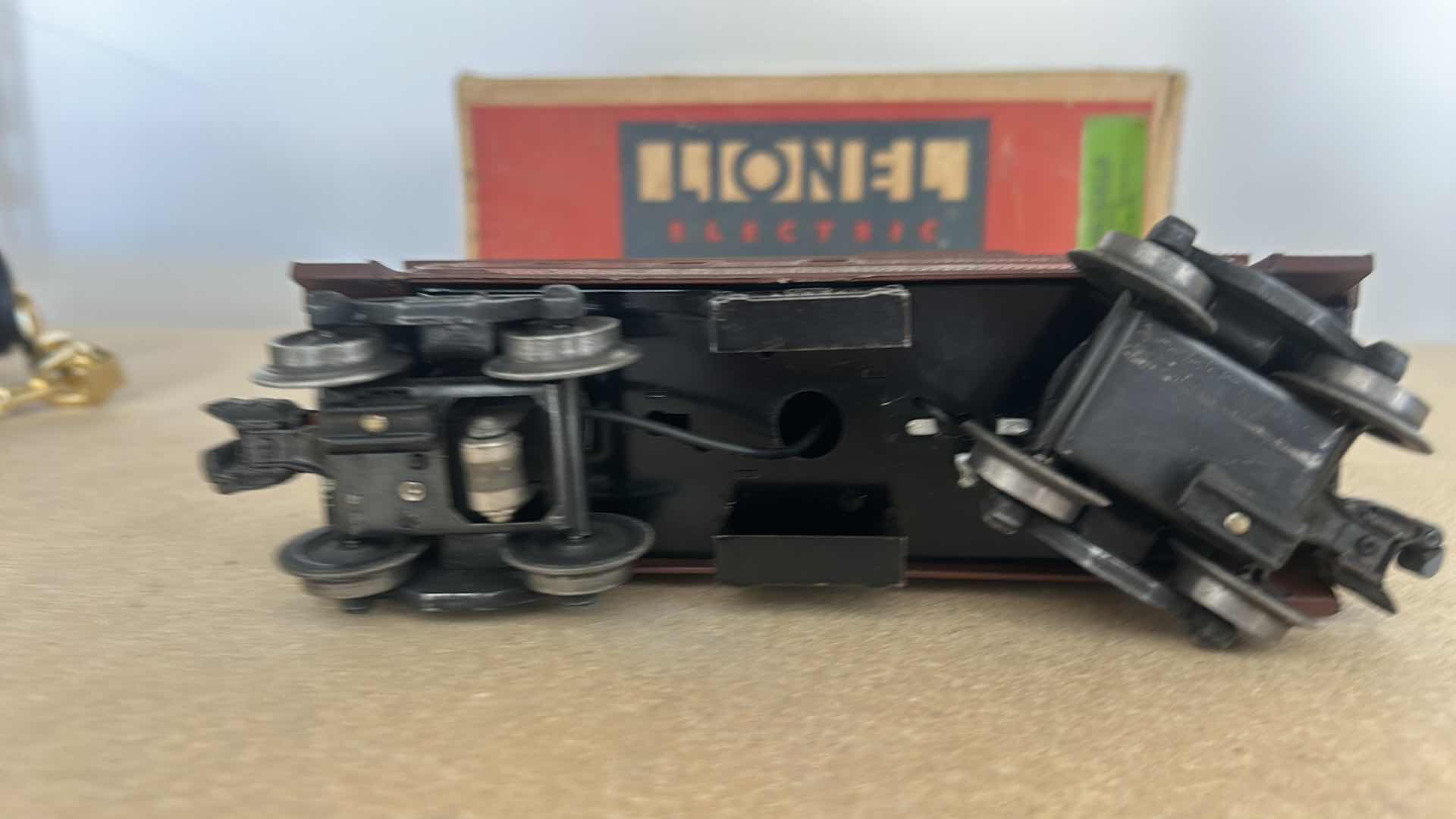 Photo 1 of VINTAGE LIONEL POSTWAR NO. 2357 SOUTHERN PACIFIC (SP) CABOOSE IN TUSCAN BROWN.