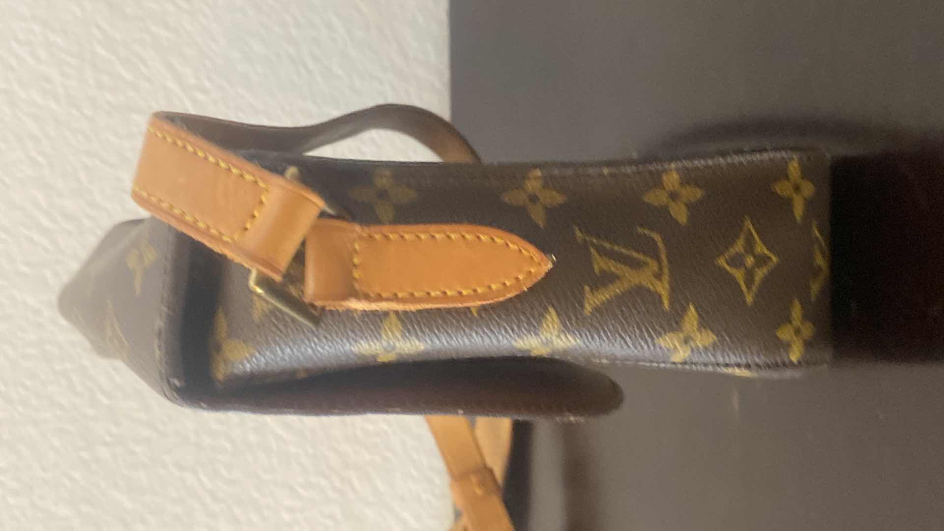 Photo 1 of VINTAGE LOUIS VUITTON ST. CLOUD MONOGRAM GM HANDBAG 9 1/2“ X 2 1/2” H9”