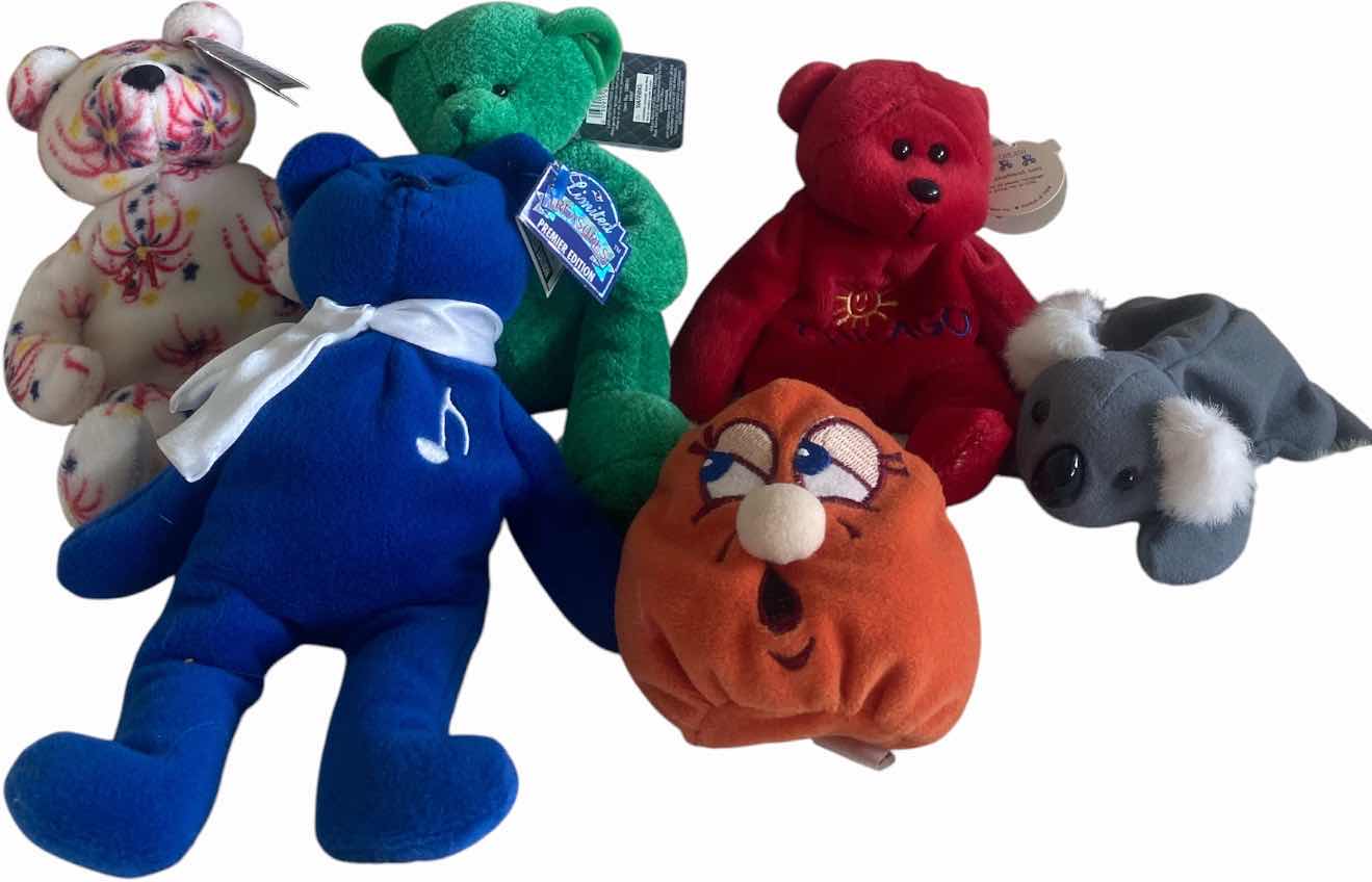 Photo 1 of 6 STUFFED ANIMALS