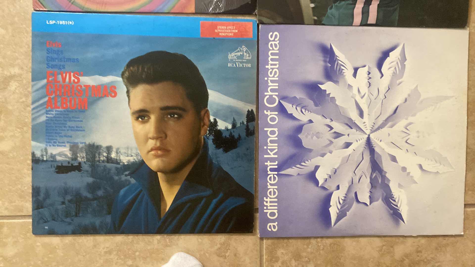 Photo 1 of VINYL RECORD ALBUMS HOLIDAY (6)