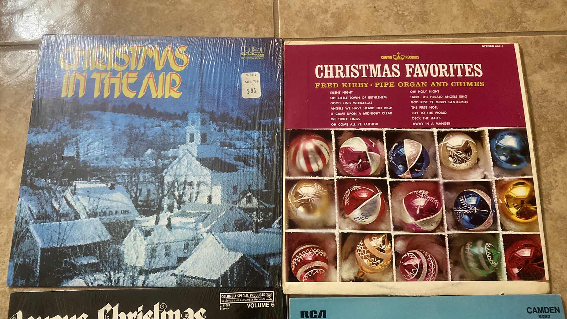 Photo 1 of VINYL RECORD ALBUMS HOLIDAY (6)
