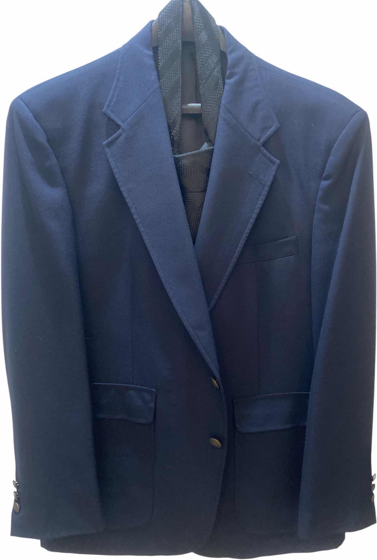 View 1 of MEN’S BOTANY 500 NAVY BLUE LINEN JACKET ESTIMATED SIZE 3038, TO 42