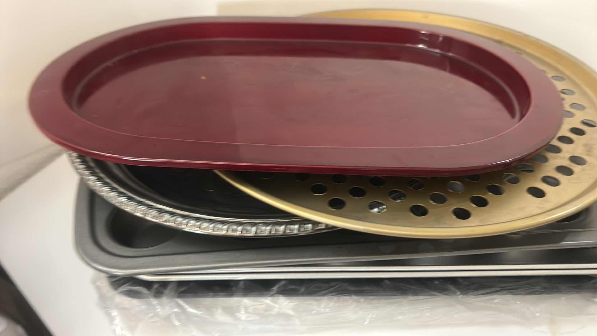 Photo 1 of ASSORTED KITCHEN BAKEWARE & COOKWARE LOT