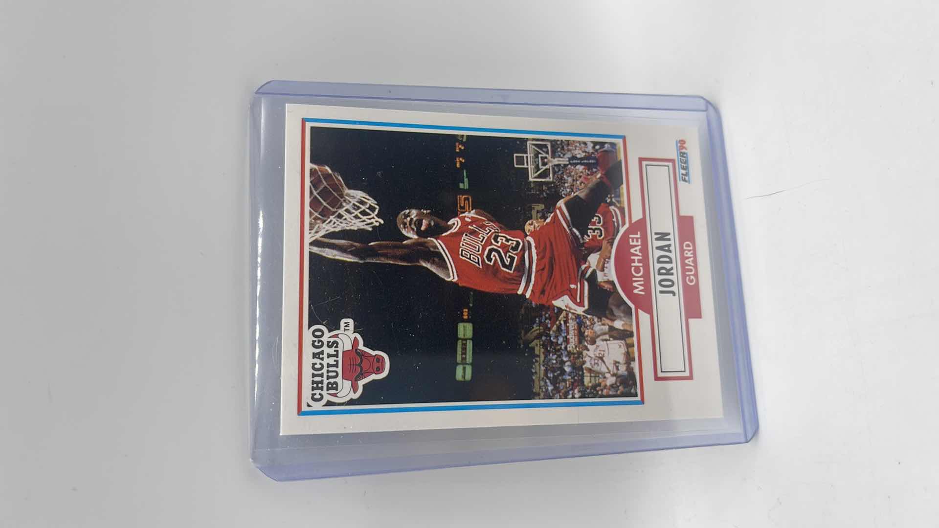 Photo 1 of 1990 MICHAEL JORDAN FLEER 
CARD 26 APPROX VALUE $200