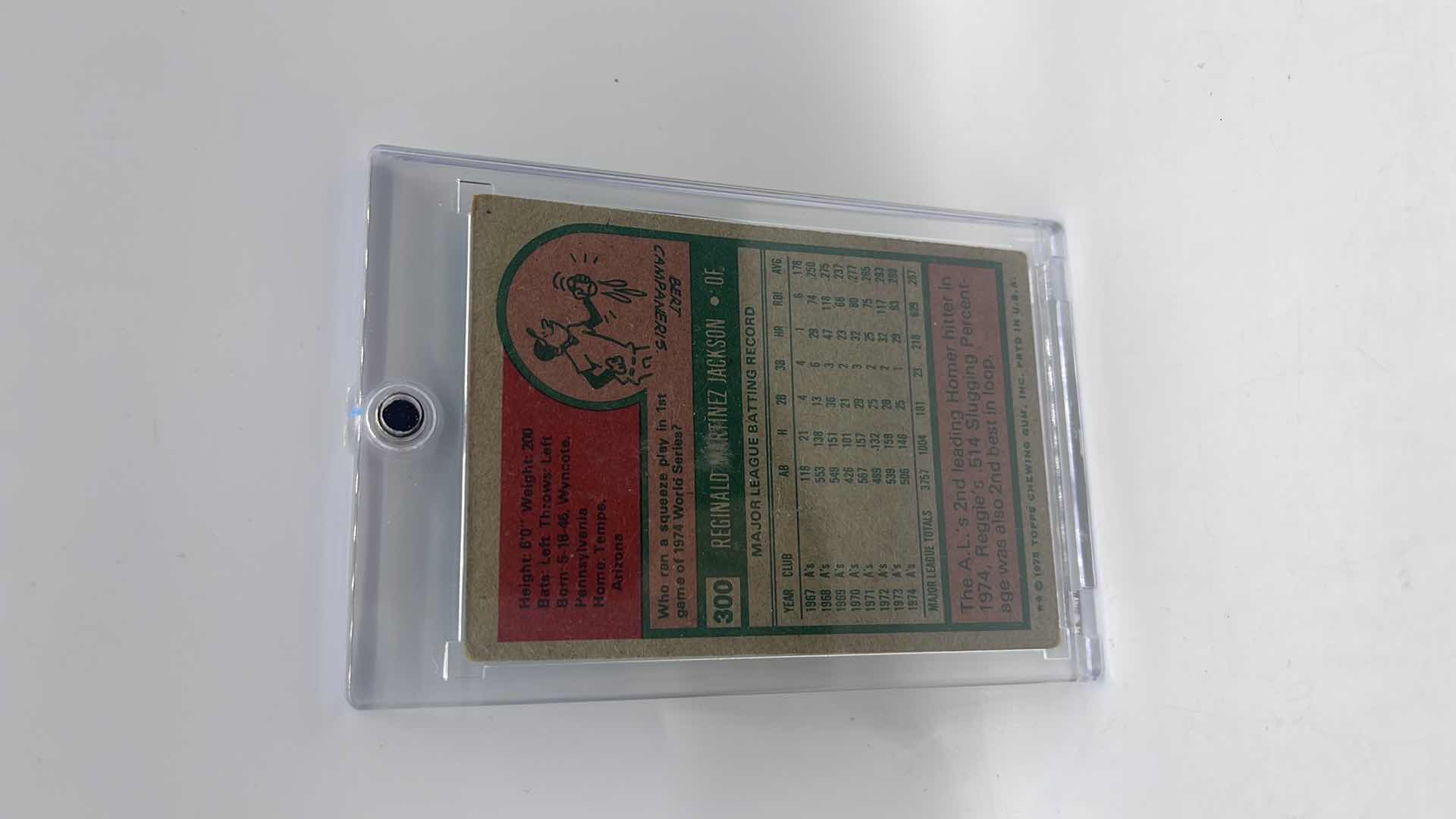 Photo 1 of 1975 REGGIE JACKSON TOPPS CARD 300 APPROX VALUE $225