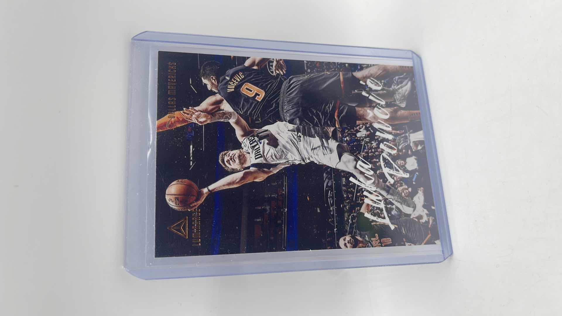 Photo 1 of 2019-20 LUKA DONCIC PANINI CARD 159 APPROX VALUE $85