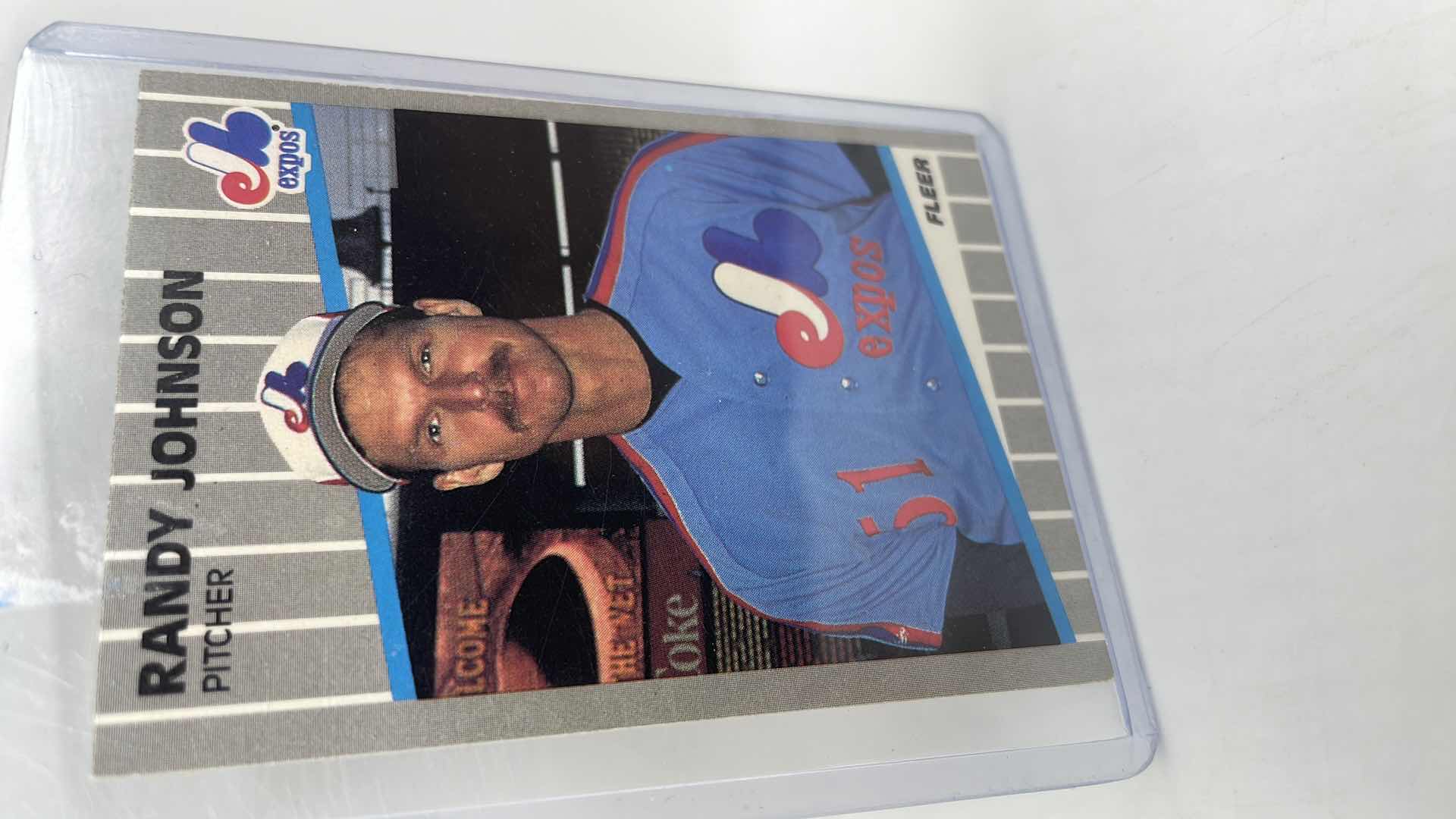 Photo 1 of 1989 RANDY JOHNSON FLEER ROOKIE CARD 381