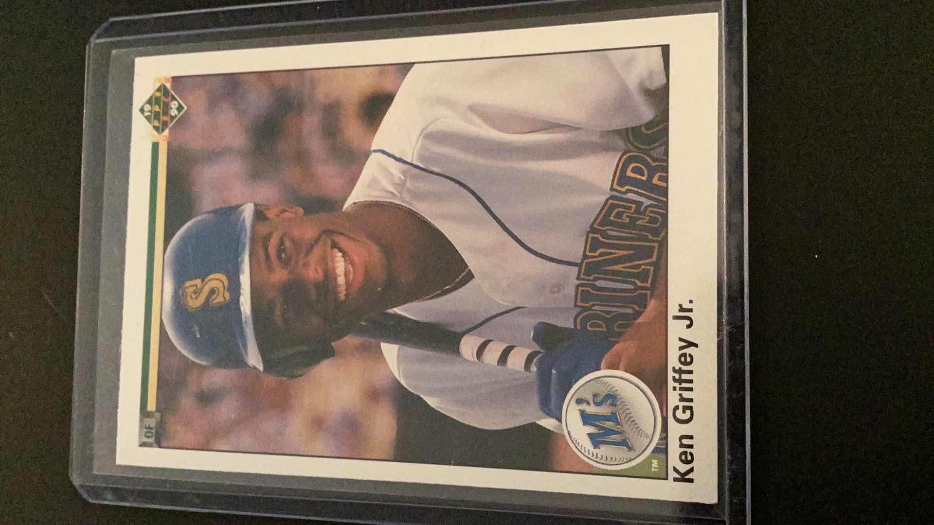 Photo 1 of 1990 UPPER DECK KEN GRIFFEY JR.ROOKIE ERROR CARD # 156