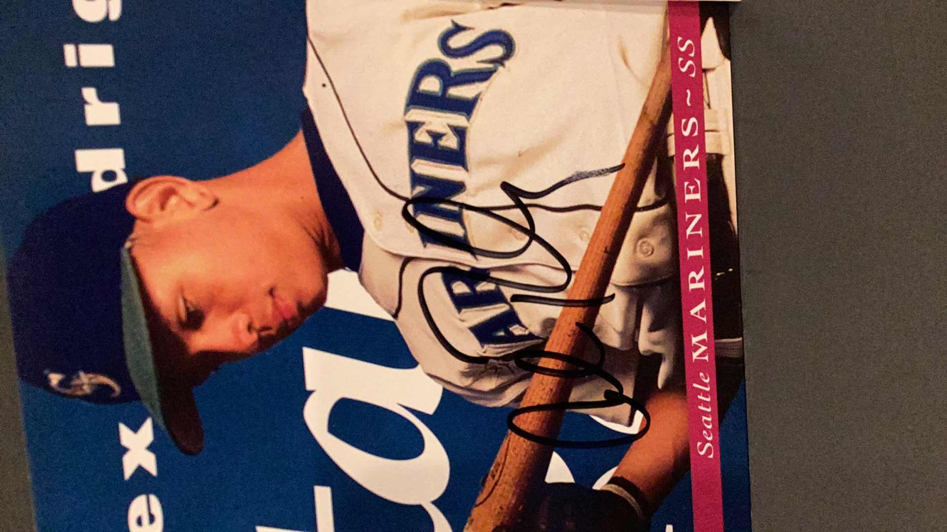 Photo 1 of 1995 UPPER DECK ALEX RODRIGUEZ OVERSIZED STAR ROOKIE AUTOGRAPHED CARD WITH C.O.A.