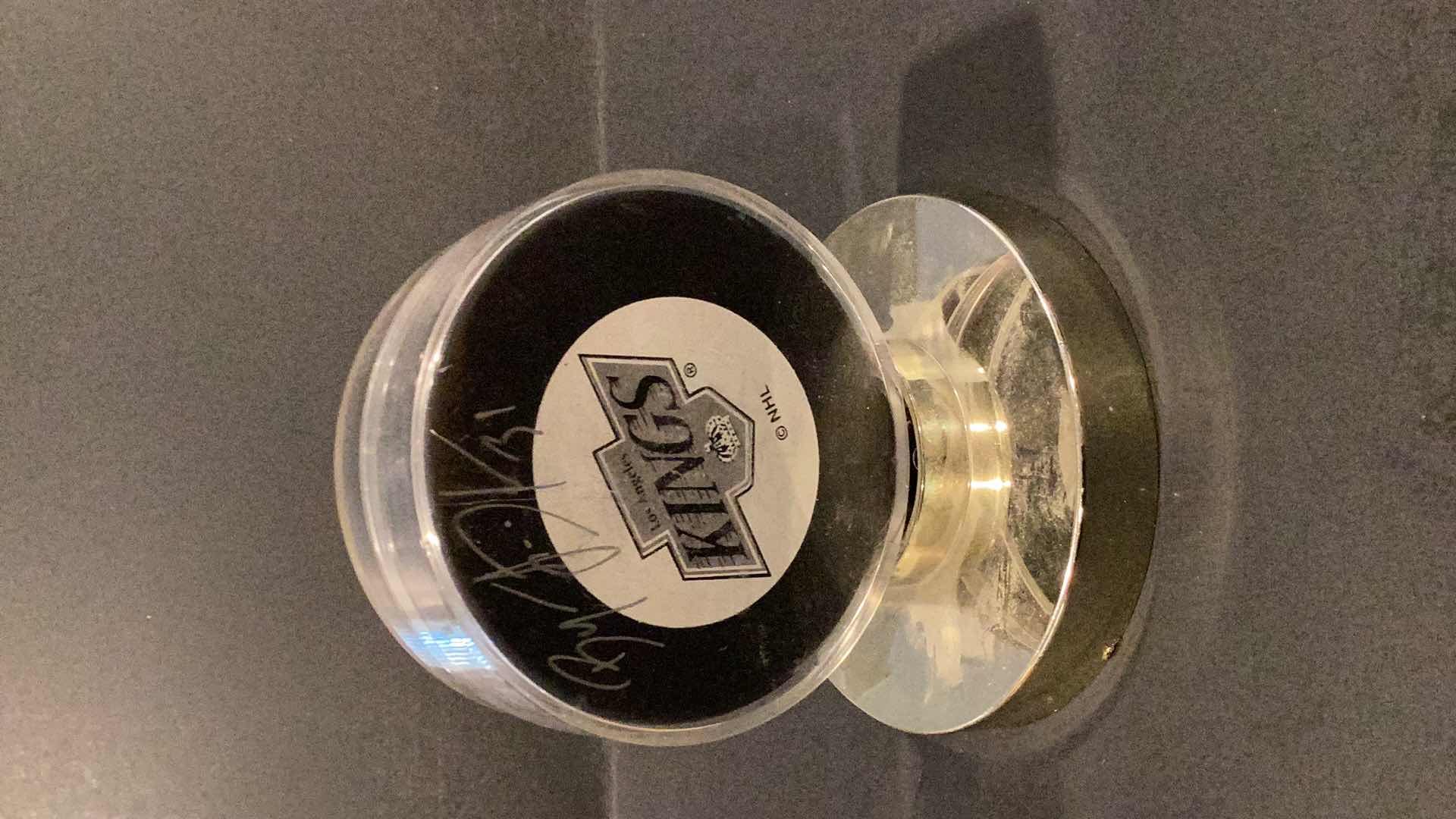 Photo 1 of 1996 AUTOGRAPHED PUCK LOS ANGELES KINGS BYRON DAFOE #31