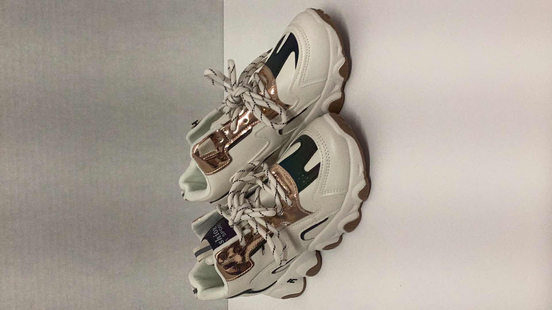 Photo 1 of WOMENS FASHION 2021 SPORT SNEAKER SIZE 38