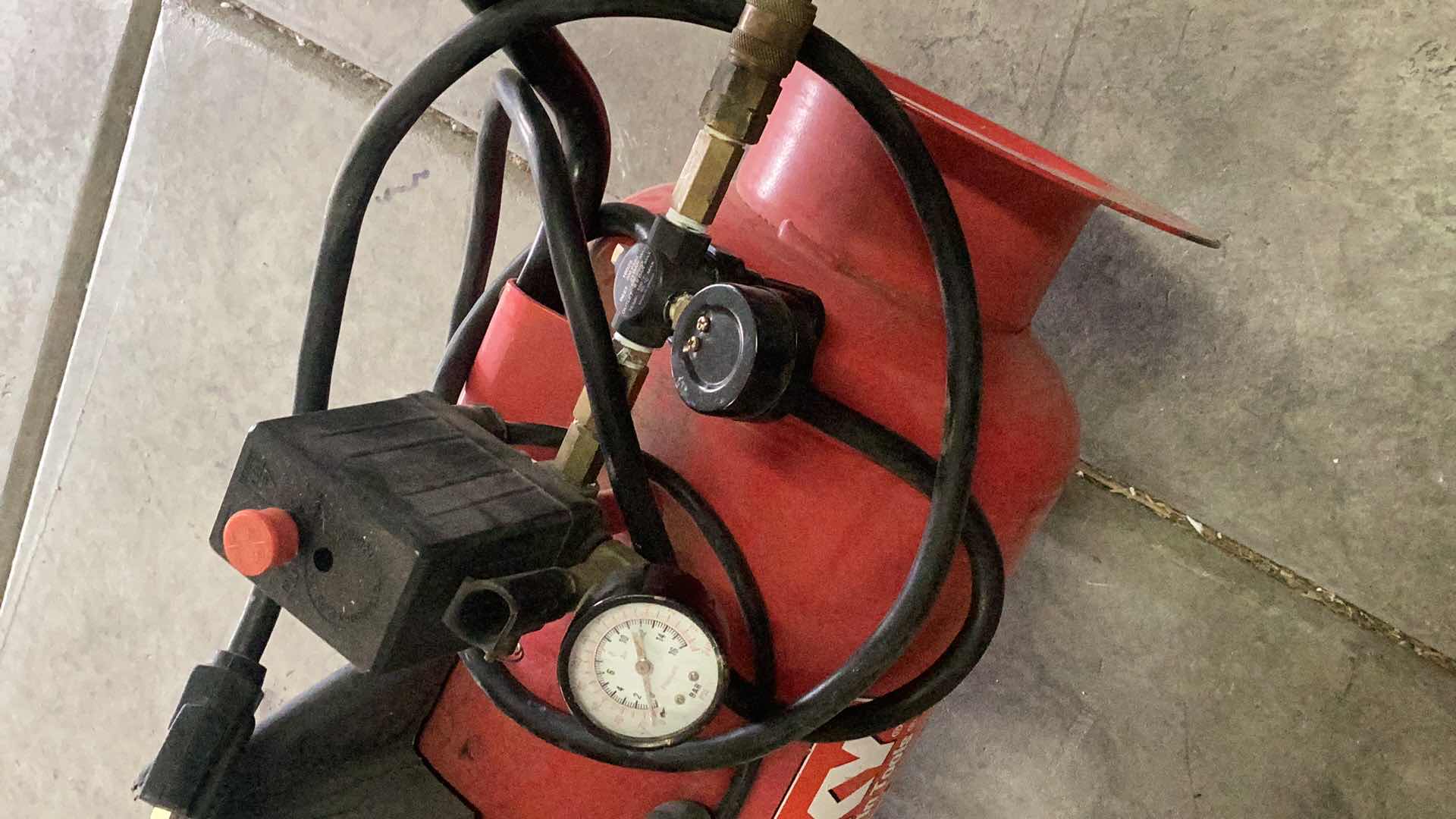 Photo 1 of HUSKY PROFESSIONAL TOOLS AIR INFLATOR