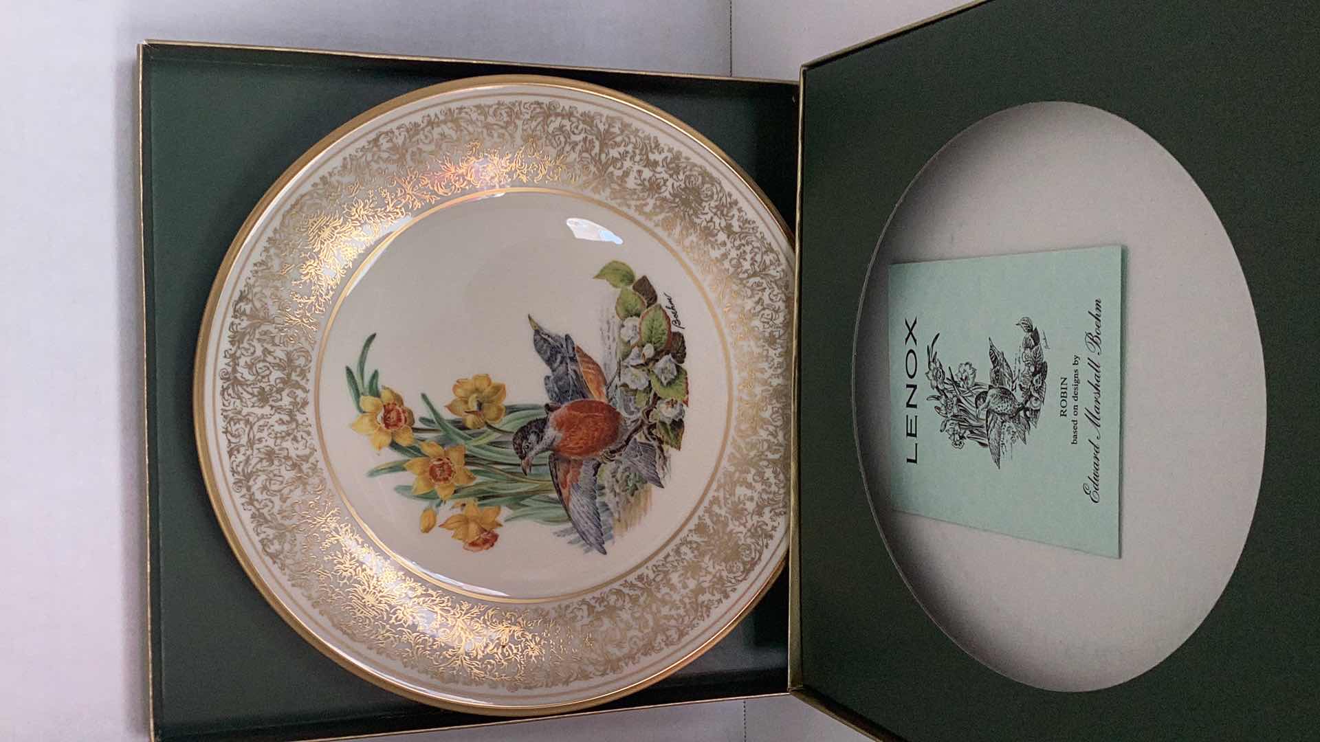 Photo 1 of LENOX “ROBIN” 1977 COLLECTIBLE PLATES