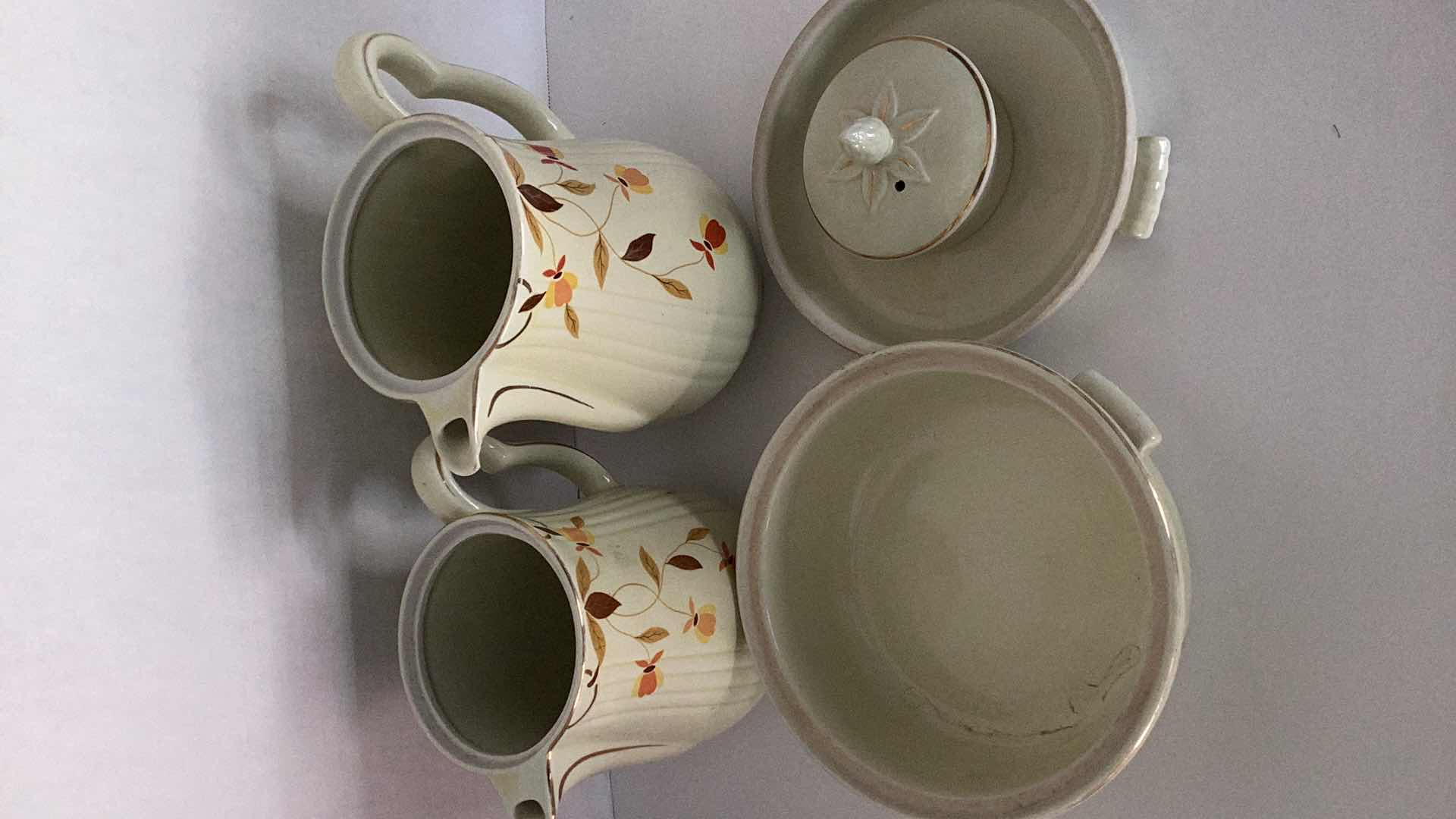 Photo 1 of HALLS SUPERIOR QUALITY KITCHENWARE SERVING SET