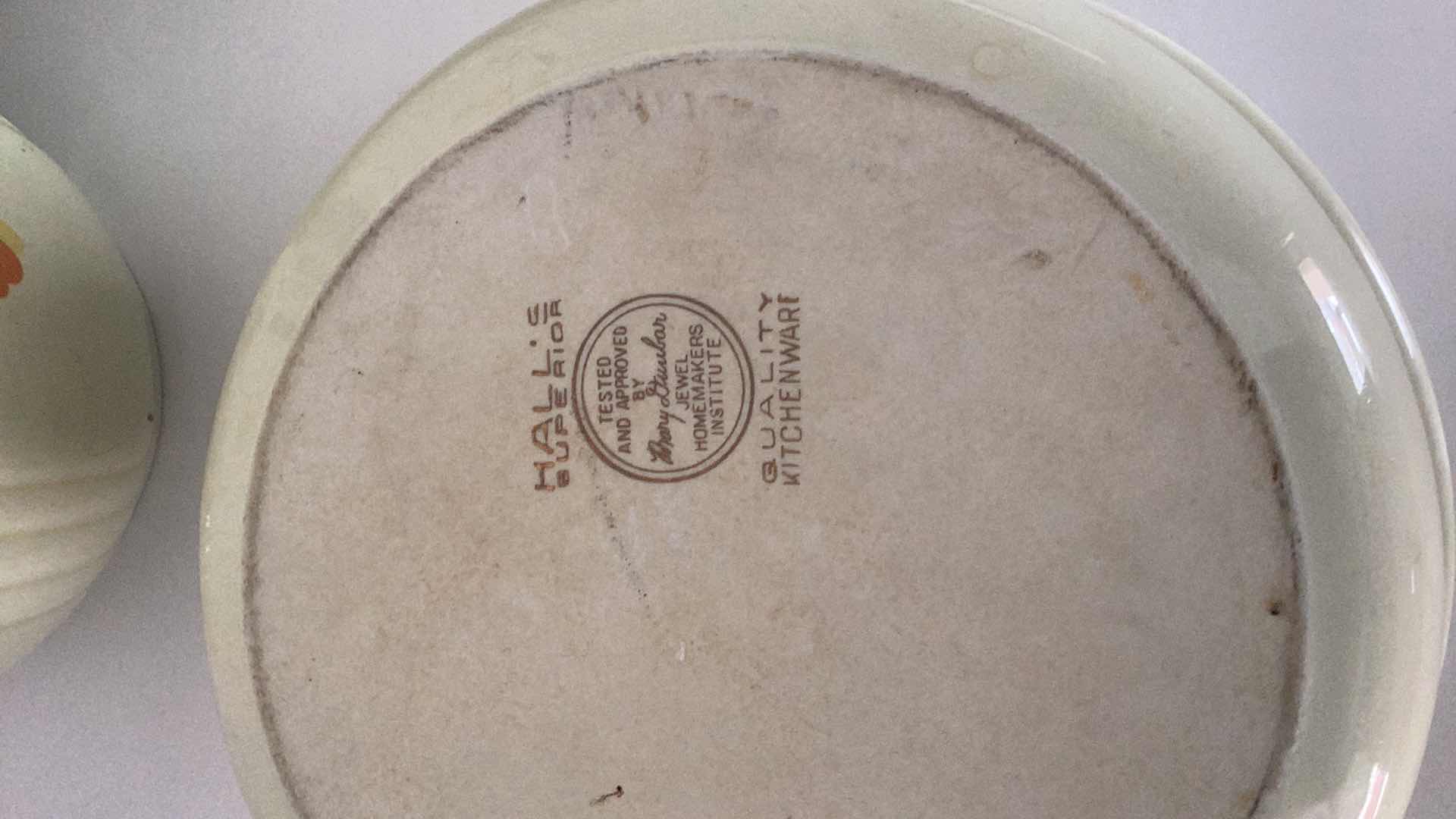 Photo 1 of HALLS SUPERIOR QUALITY KITCHENWARE SERVING SET