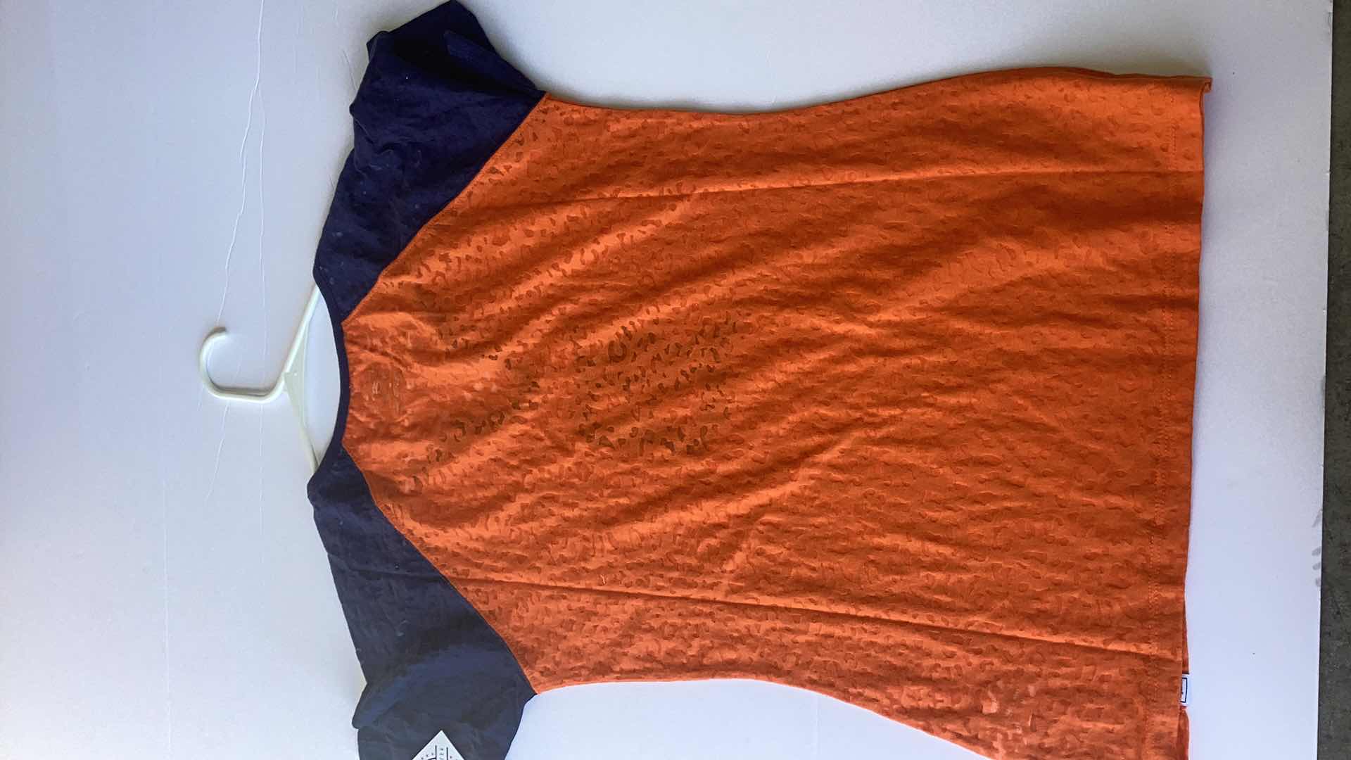 Photo 1 of MAJESTIC WOMANS DETROIT TIGERS TOP SIZE M NEW WITH TAGS