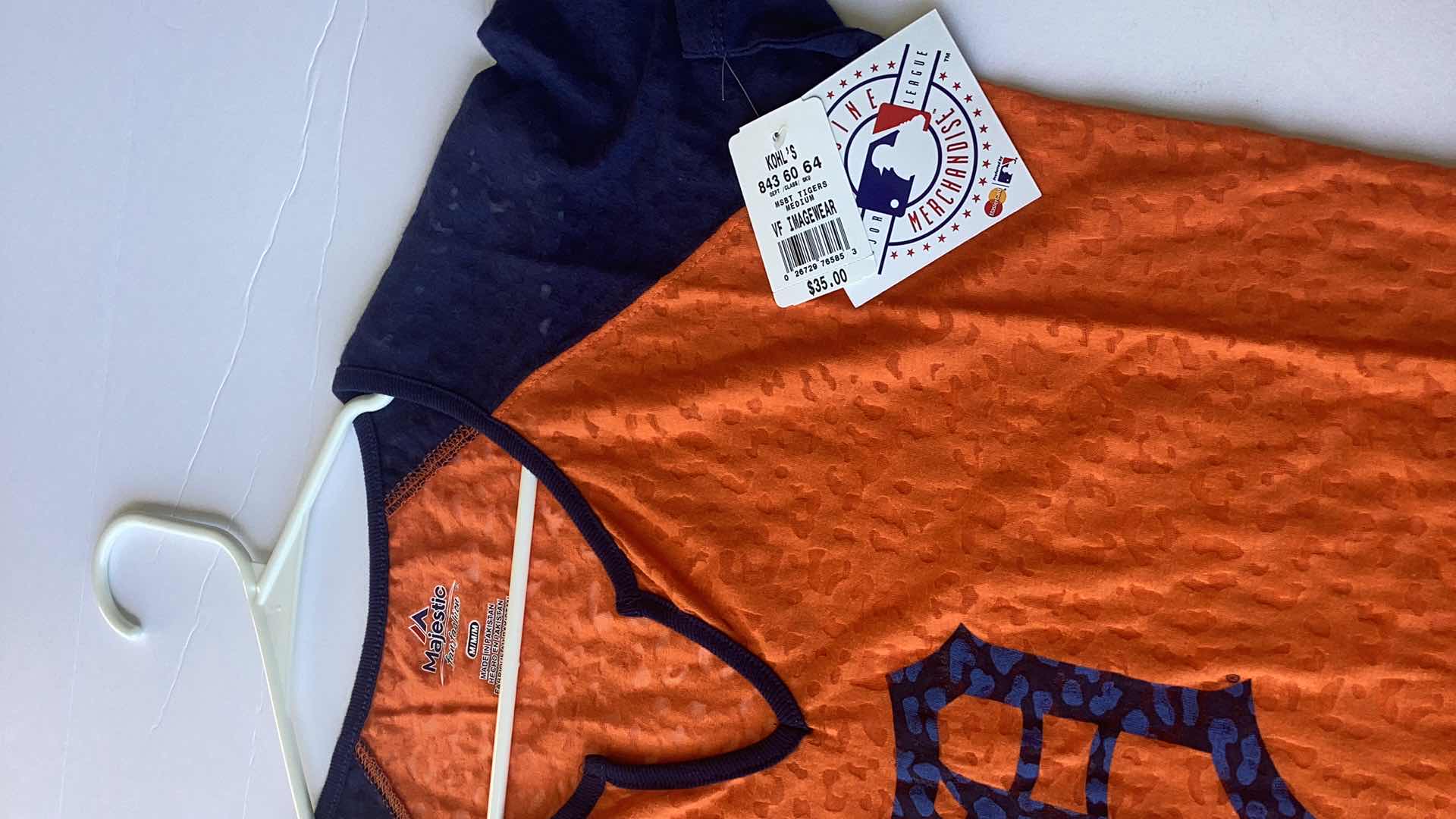 Photo 1 of MAJESTIC WOMANS DETROIT TIGERS TOP SIZE M NEW WITH TAGS