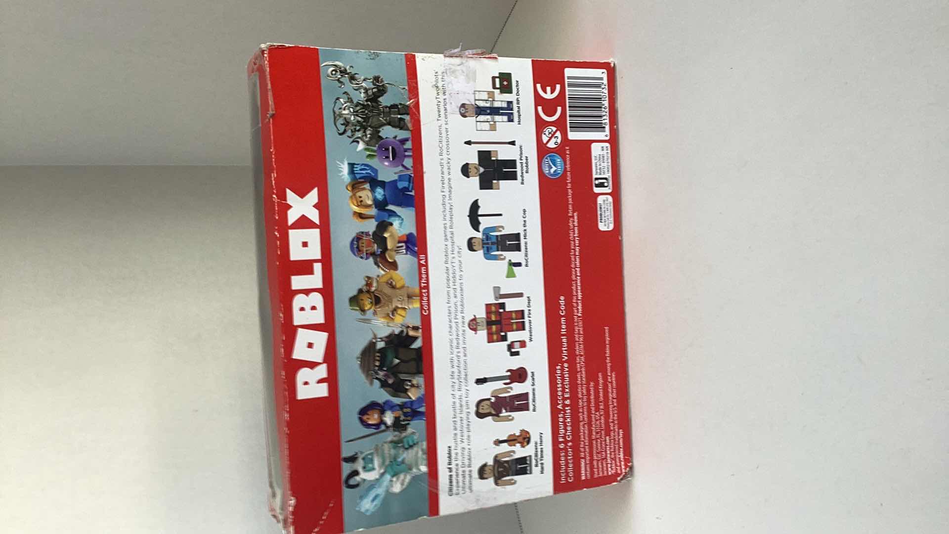 Photo 1 of CITIZENS OF ROBLOX FIGURES