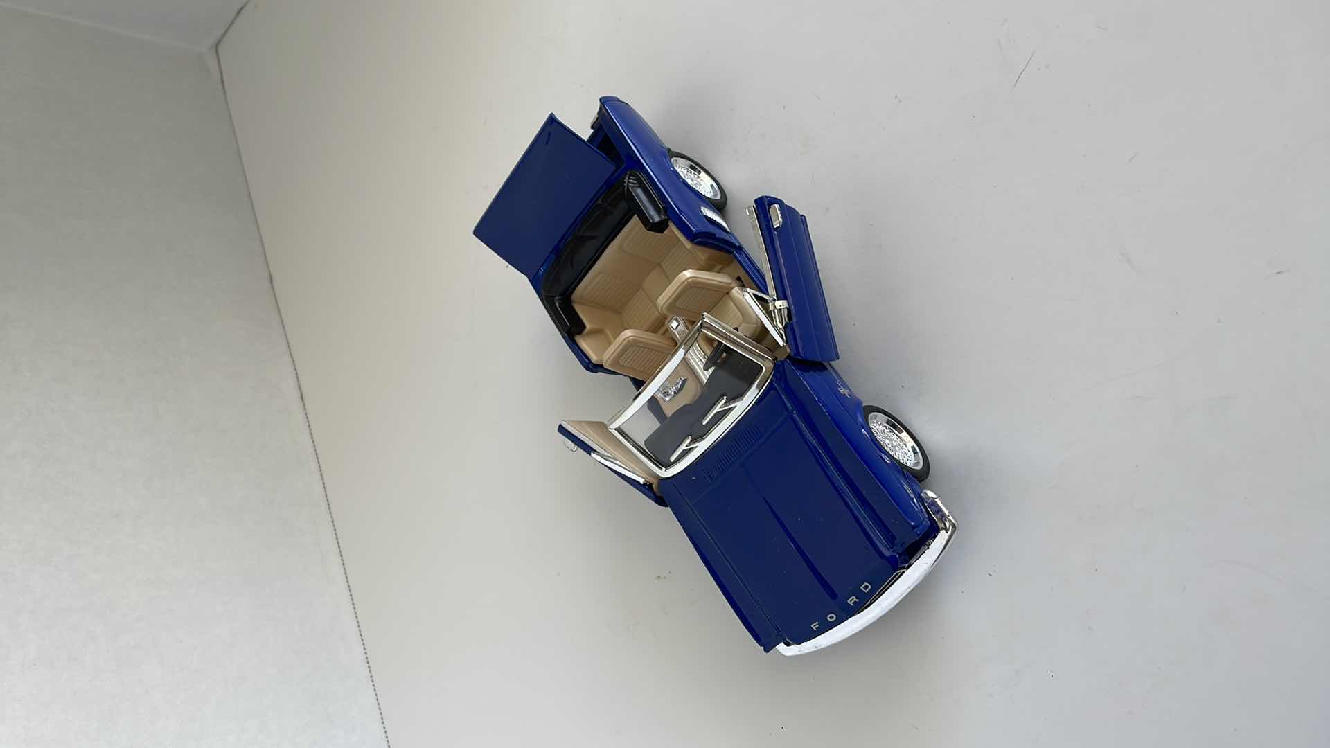 Photo 1 of FORD DIE-CAST MUSTANG 7” LONG